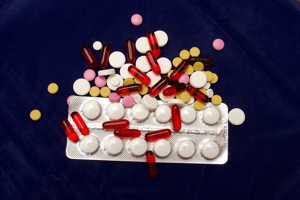 Farmaci antivirali: quando assumerli? Principi attivi, indicazioni e controindicazioni.
